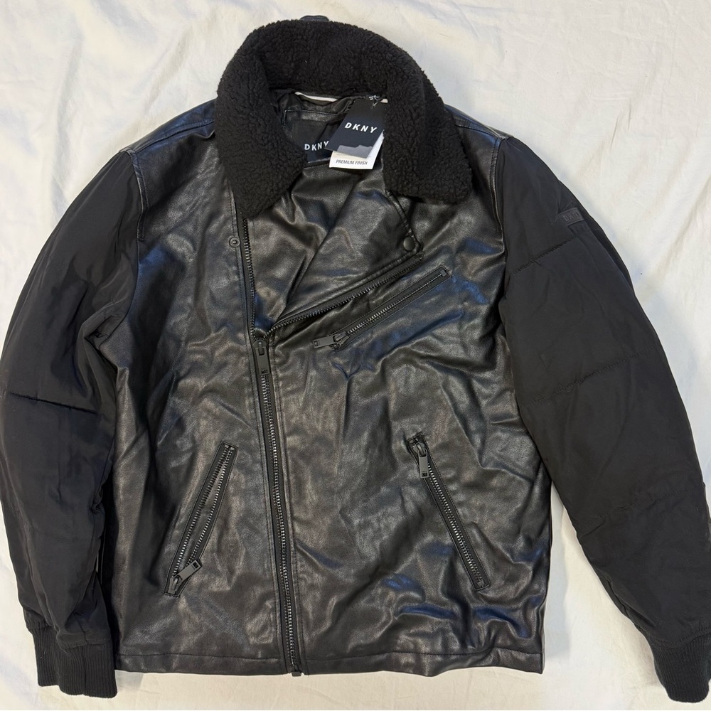 DKNY Men's Black zippered Front Jacket With Detachable Faux Fur Collar R13